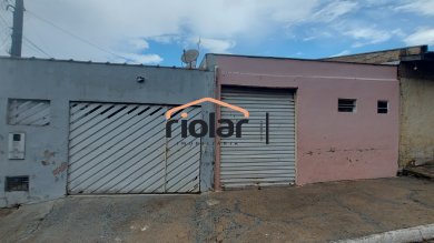 Casa com ponto comercial pata locação no bairro Loteamento Buenos Aires.