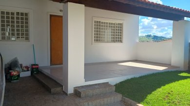 Casa com estilo de chácara no Jardim Margarida 237 m2 casa com terreno gramado e área de lazer 