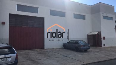 Otimo barracão na Av. Santos Dumont (perto escola ETEC e Hospital Unimed).