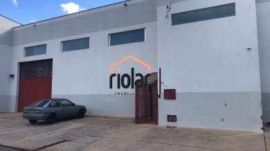 Otimo barracão na Av. Santos Dumont (perto escola ETEC e Hospital Unimed).