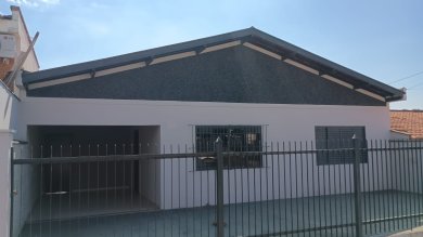 Casa térrea no Jardim Eunice , garagem coberta para 1 carro, churrasqueira, 3 dorms sendo 1 suite