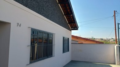 Casa térrea no Jardim Eunice , garagem coberta para 1 carro, churrasqueira, 3 dorms sendo 1 suite