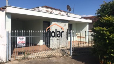 Casa a venda com otima localização, perto farmacia, supermercado e hospital.