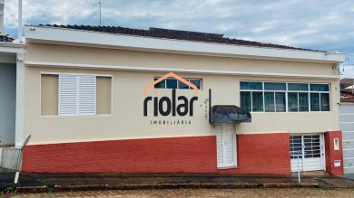 Centro - Excelente imóvel - Ideal para residência ou uso comercial.