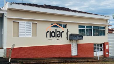 Centro - Excelente imóvel - Ideal para residência ou uso comercial.