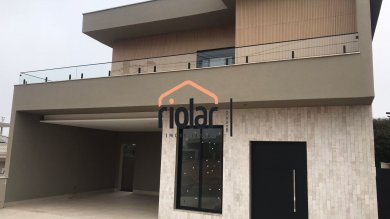 Linda casa em fase final de acabamento no Condominio Residencial dos Lagos. Imovel de alto padrão, fino acabamento. 