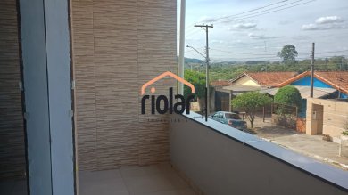 Casa no Loteamento Buenos Aires com garagem coberta, deposito, 3 dorms sendo 1 suíte, plantas e arvores frutíferas 