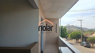 Casa no Loteamento Buenos Aires com garagem coberta, deposito, 3 dorms sendo 1 suíte, plantas e arvores frutíferas 