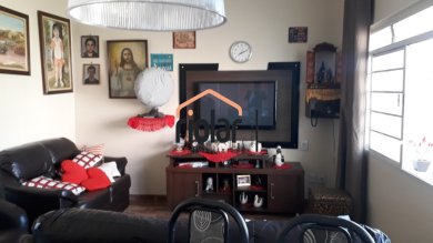 Casa a venda no centro da cidade.