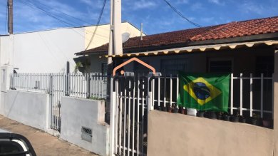 Imovel a venda com duas casas no mesmo terreno na principal avenida do Bairro Vale do Redentor.