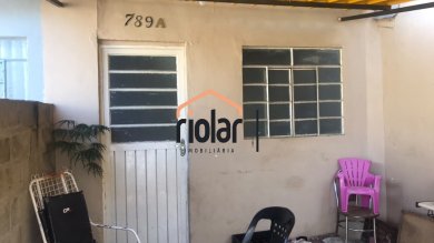 Imovel a venda com duas casas no mesmo terreno na principal avenida do Bairro Vale do Redentor.