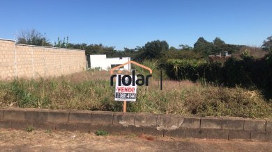 Terreno a venda com boa localização no Jardim Margarida. 