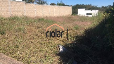 Terreno a venda com boa localização no Jardim Margarida. 
