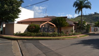 Casa aconchegante a venda no Parque Beiro Rio.