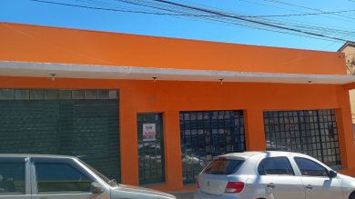 Salão comercial no Centro, rua de grande movimento 