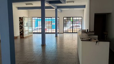 Salão comercial no Centro, rua de grande movimento 