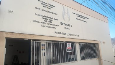 Salão comercial, em frente ao pronto socorro, 5 salas com amplo estacionamento 
