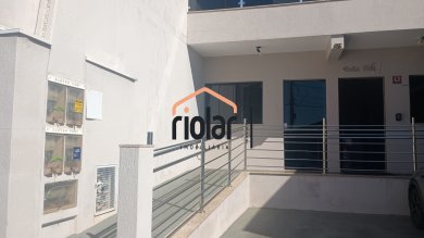Salão comercial no centro com 3 salas , recepção e uma vaga de garagem 