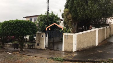 Casa com edicula para locação na Vila Pereira.