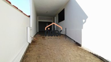 Casa a venda no centro da cidade, pertinho do Sup. Fonseca.
