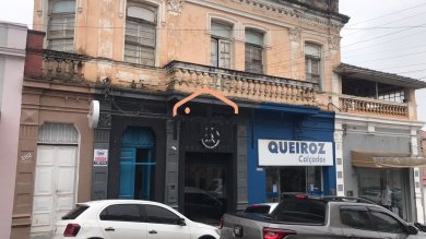 Imovel a venda no centro da cidade. Oportunidade para pontos comerciais-residenciais. 