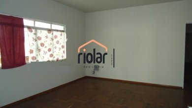 Otima oportunidade no centro da cidade. Sao Duas casas no mesmo terreno com entrada independente