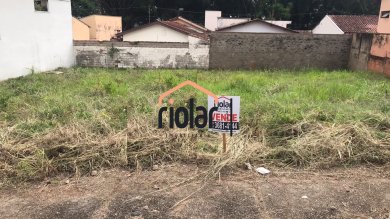 Terrenos a venda no Jardim Santa Tereza. São dois lotes com 300 metros em cada lote,um do lado do outro. 