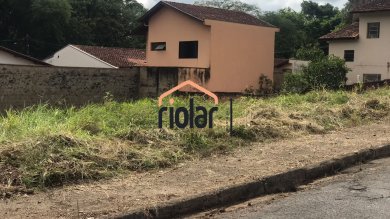 Terrenos a venda no Jardim Santa Tereza. São dois lotes com 300 metros em cada lote,um do lado do outro. 