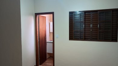 Casa térrea no Centro , casa com 3 dorms e sem garagem. 