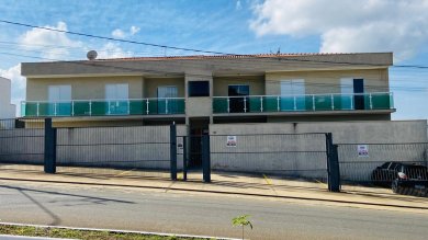 Apartamento no Portal dos Ipês, sem condomínio com garagem e dois dorms, banheiro social, cozinha e lavanderia