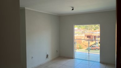 Apartamento no Portal dos Ipês, sem condomínio com garagem e dois dorms, banheiro social, cozinha e lavanderia