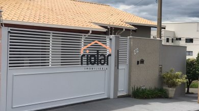 Linda casa no bairro Residencial Alto da Serra / Jardim Margarida.