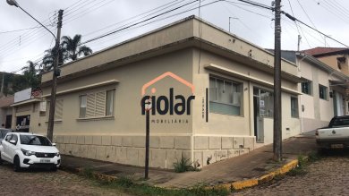 Imovel no centro da cidade para uso Comercial ou Residencial.