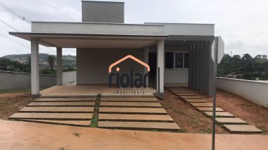 Casa recem construida no Condominio Monte Carlo (Beira Rio).