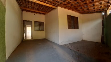 Casa térrea no Jardim São Bento com garagem coberta e 2 dorms 